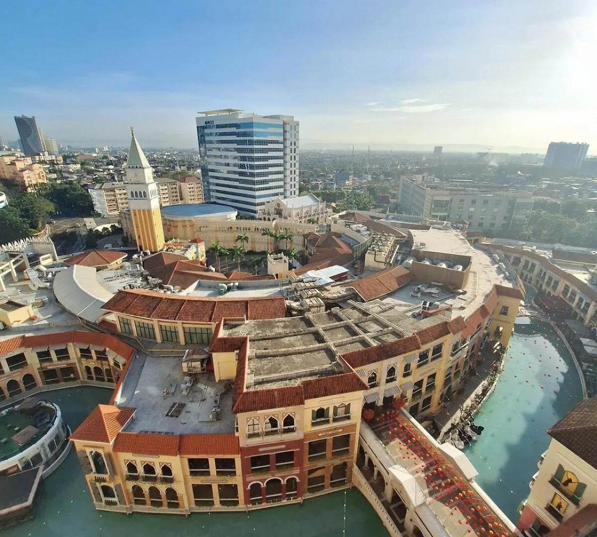 Luxury Coastal, Grand Canal View Manila