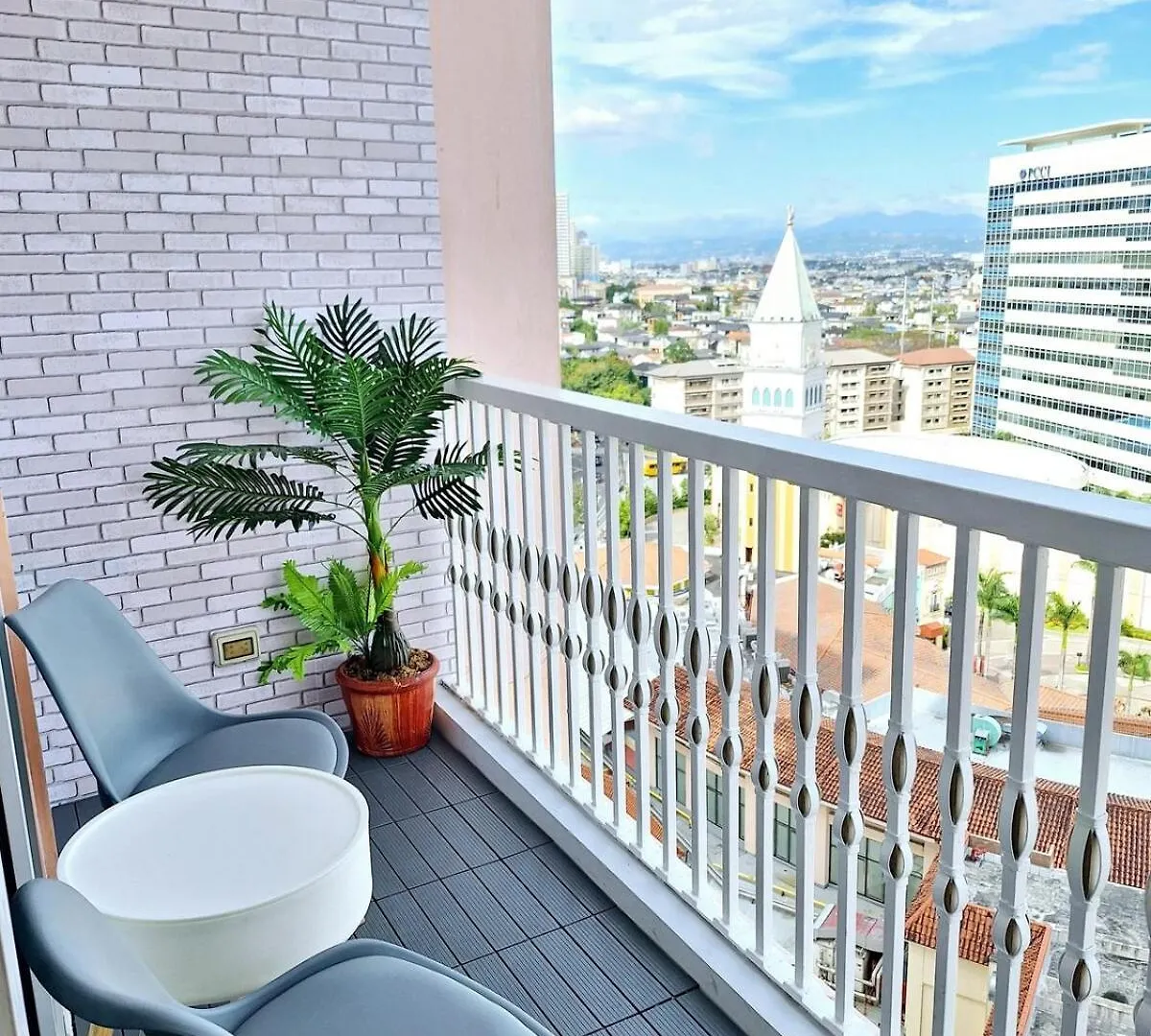 Luxury Coastal, Grand Canal View Manila Philippines