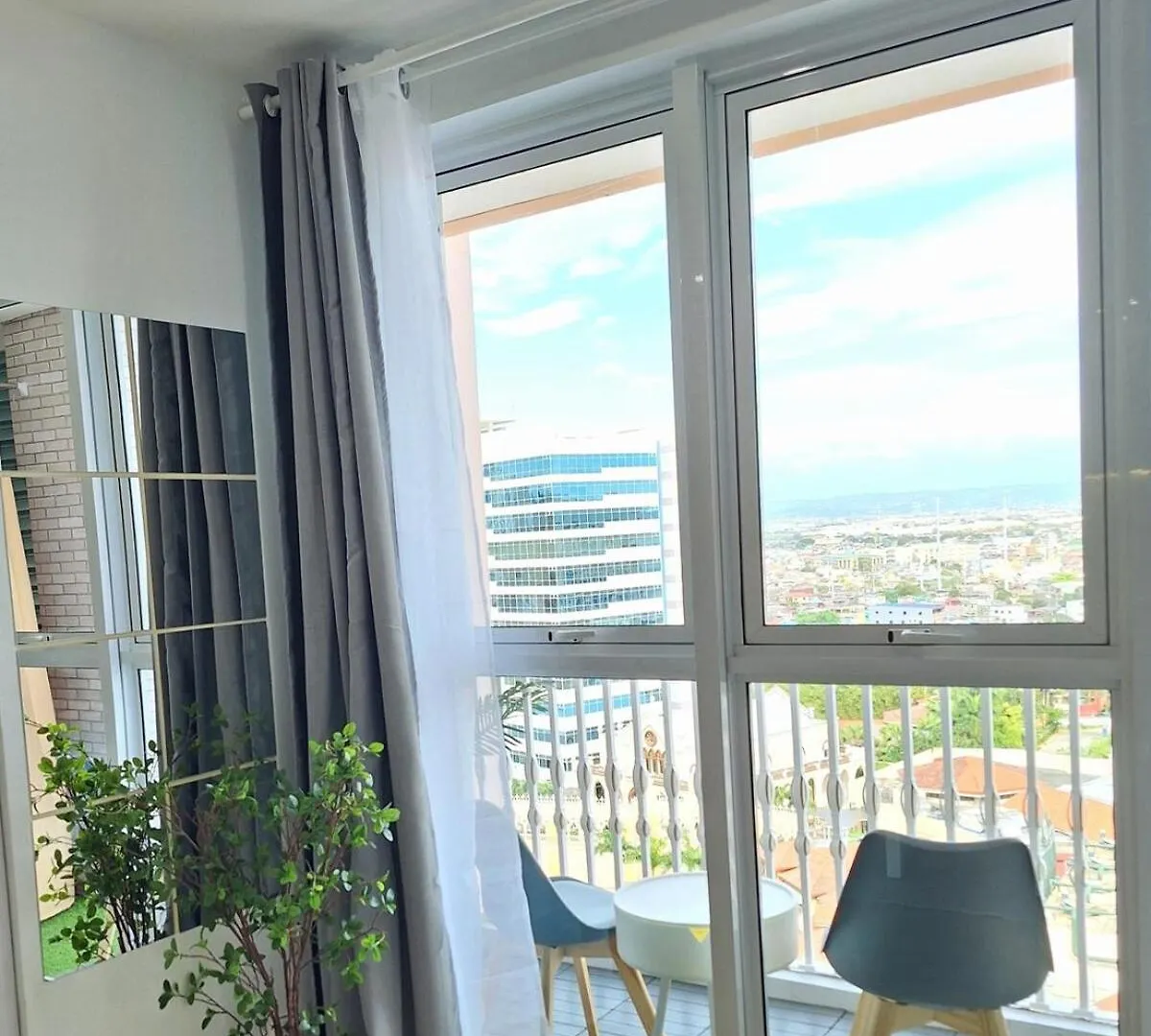 Luxury Coastal, Grand Canal View Manila
