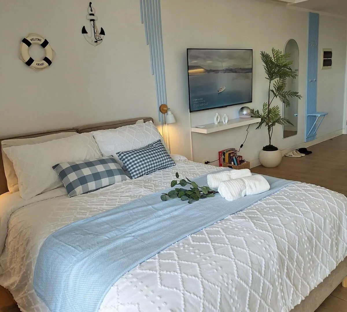 Luxury Coastal, Grand Canal View Manila