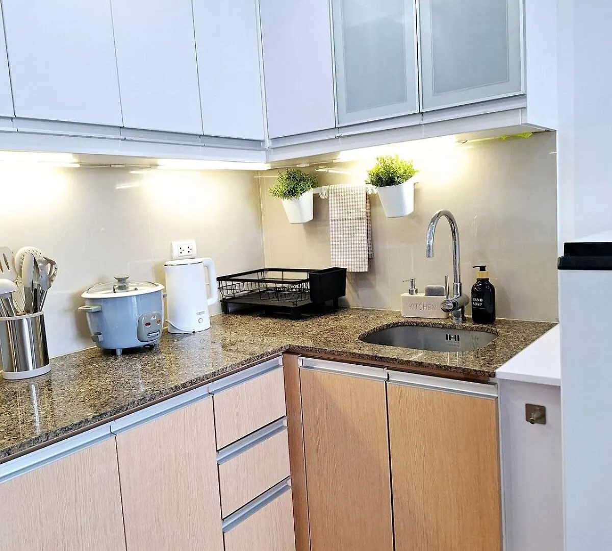 Apartment Luxury Coastal, Grand Canal View Manila Philippines